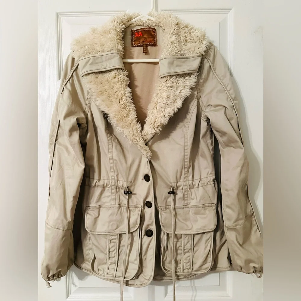 Twill Twenty Two Cream Jacket - Picture 2 of 8